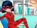 Xogo Dotted Girl Ambulance For Superhero en liña