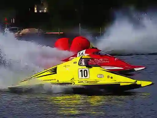 Xogo Motor Racing Boat en liña