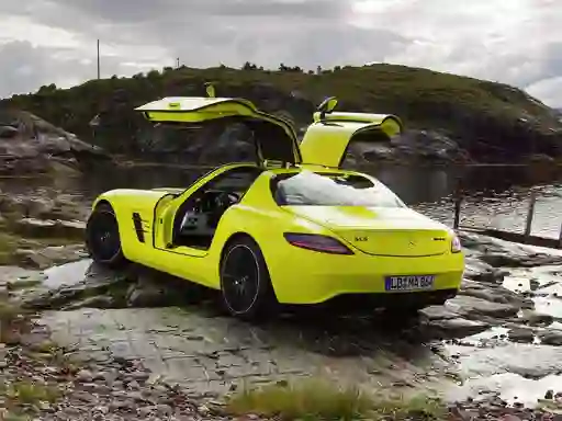 Xogo Mercedes-Benz SLS E-Cell Puzzle en liña