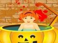 Xogo Pequeno bebé bañándose de Halloween  en liña